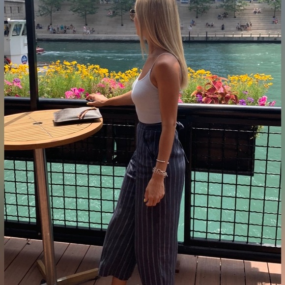 Aritzia Cropped Ribbed Tank - Picture 3 of 4